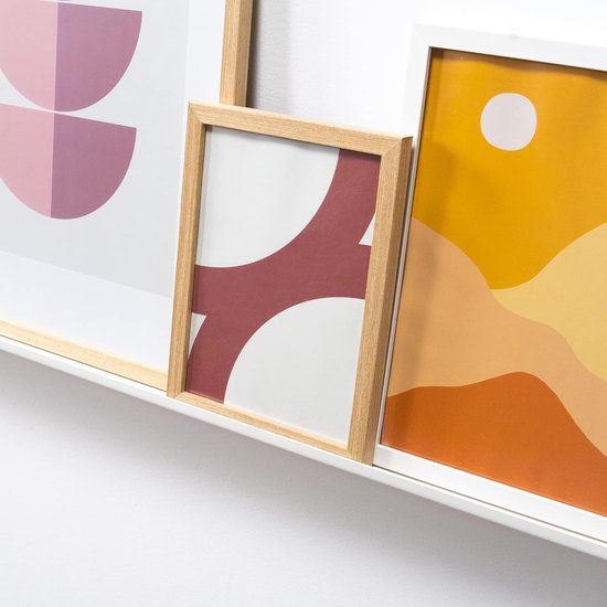 byde Een Slanke Wandplank voor Foto's, Afbeeldingen en Boeken. Gemaakt van metaal. 110x6cm. Kleur zwart