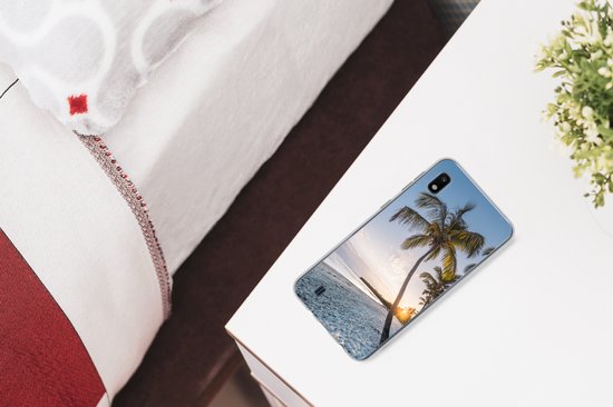 Telefoonhoesje Geschikt voor Samsung Galaxy A10 hoesje - Strand - Zonsondergang - Palmboom - Siliconen Telefoonhoesje Telefoonhoesje