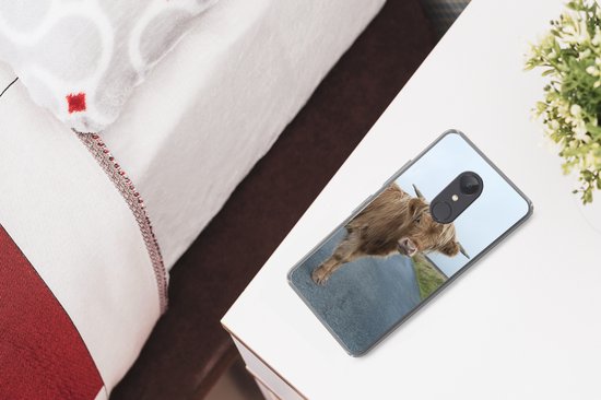 Coque Xiaomi Redmi 5 - Highlander écossais - Route - Herbe - Coque de téléphone en Siliconen