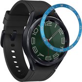 kwmobile Beschermende Ring geschikt voor Samsung Galaxy Watch 6 Classic 47mm Fitness Tracker - Bezel Ring voor smartwatch - Beschermring voor smartwatch in blauw / wit.