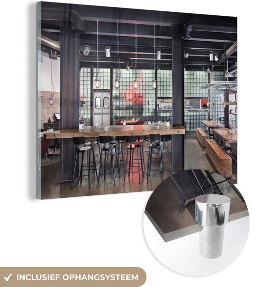 MuchoWow® Glasschilderij 160x120 cm - Schilderij acrylglas - Restaurant met een industrieel interieur - Foto op glas - Schilderijen