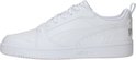Witte PUMA Rebound v6 Low sneaker met PUMA branding in het zilver op de hiel.