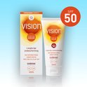 Vision zonnebrandcrème SPF 50 en bijbehorende verpakking, met tekst 'langdurige zonbescherming', 'zeer waterbestendig', 'zonder parfum'.