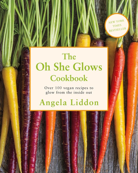 The Oh She Glows Cookbook door Angela Liddon, een New York Times bestseller. Met wortels in diverse kleuren.