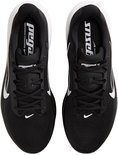 Bovenkant van zwarte Nike Pegasus 42 hardloopschoenen voor heren met witte veters en swoosh.