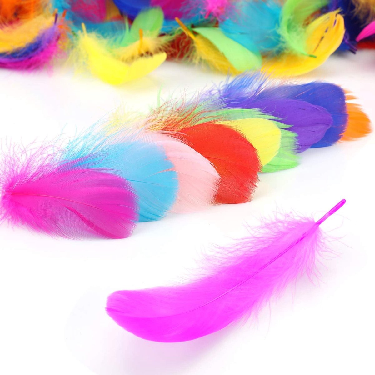 Veren, 300 stuks veren voor ambachten natuurlijke ganzenveren decoraties veren voor doe-het-zelf dromenvangers hoeden kostuum millinery home party decor bruiloft decoraties veelkleurig