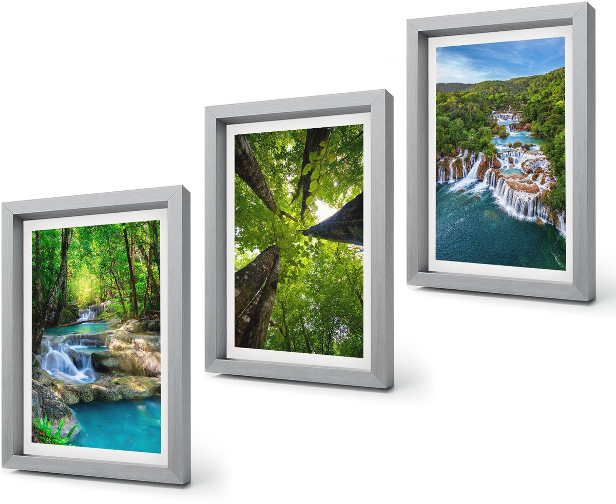 Coloray 4-Delige Schilderij Set - Watervallen in een groen bos met kristalhelder water. - 20 x 30 cm - Stijlvolle Muurdecoratie - Slaapkamer Zilveren lijst