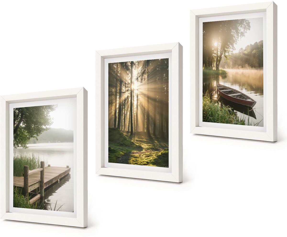 Coloray 3-Delige Schilderij Set - Rustig meer, bos en boot in de ochtendmist - 20x30 - Wanddecoratie - Schilderijen Set - Interieur - Woonkamer Decoratie