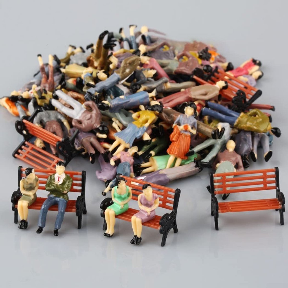 Solidchoice - 50 Stuks Miniatuur Mensen Figuren 1:50 voor Model Treinen - Inclusief 6 Parkbanken