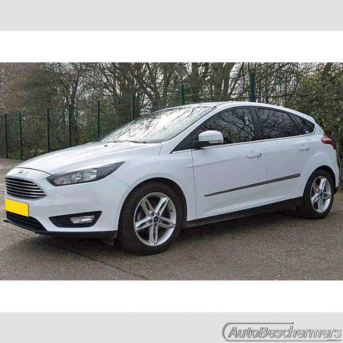 Stootlijsten set zwart voor Ford Focus FL 5-deurs 2015-09.2018. De stootstrips zijn zelfklevend. Set a 4 stuks (#0014)