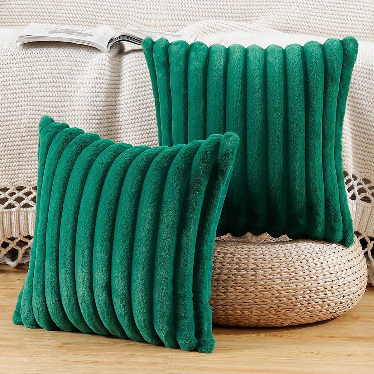 SnelShoppen - Set van 2 Fluffy Zachte Faux Wol Kussenhoezen 50x50cm Groen - Decoratieve Kussen Covers voor Sofa en Slaapkamer