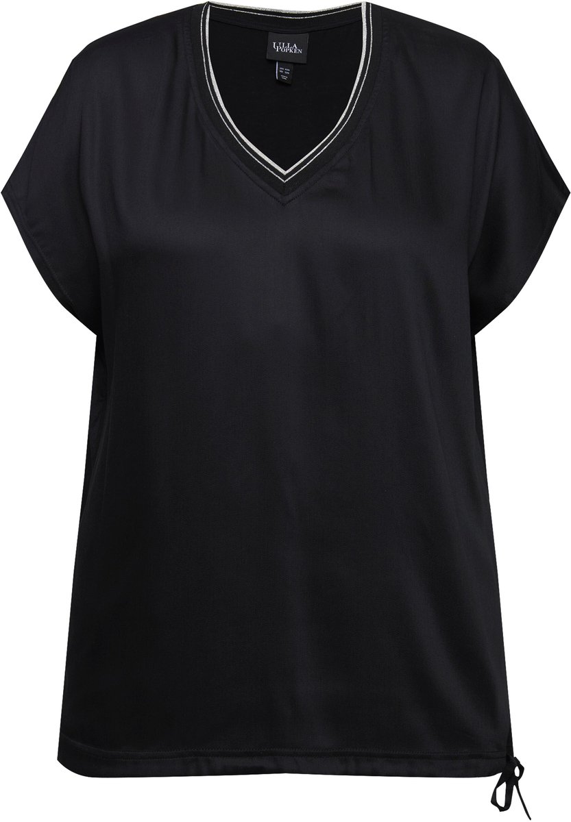 Ulla Popken - Dames - Blouseshirt satijnen voorkant V-hals zoomband halve mouwen - Zwart - Maat 42+