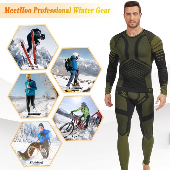 Man in thermisch ondergoed met lange mouwen, groen en zwart, met geometrische patronen, met afbeeldingen van wintersporten.