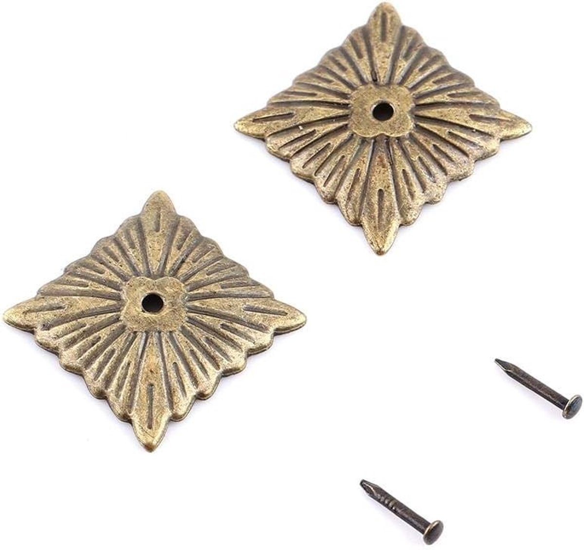 Vintage Meubelspijkers in Brons - 100 Stuks Decoratieve Tack Studs voor Meubels, Schoenen en Deuren (21 x 21 mm)
