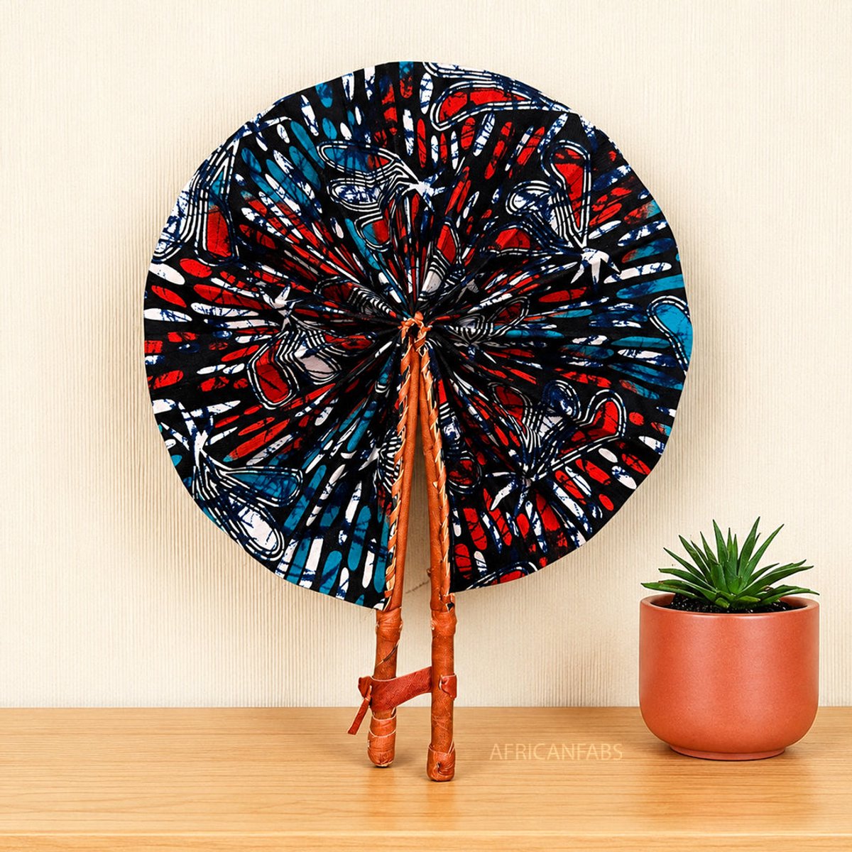 Afrikaanse handwaaier - Ankara print waaier - Blauw Rood Quartey