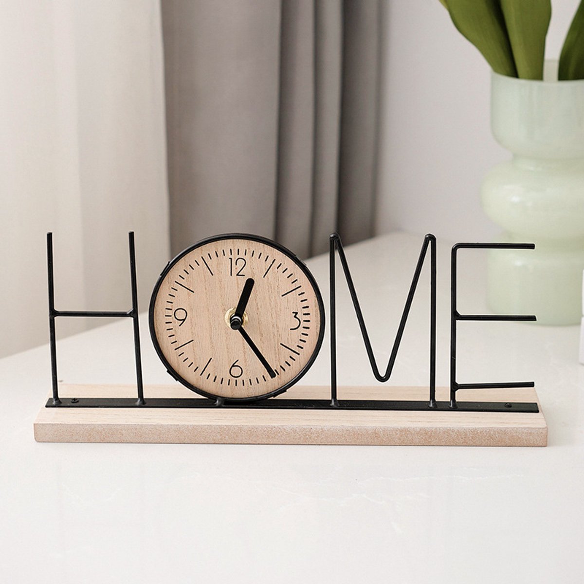 Houten‑ijzeren tafelklok, moderne decoratieve letterklok, bureau‑ornament voor woonkamer, eetkamer, slaapkamer en kantoor (Home‑versie)