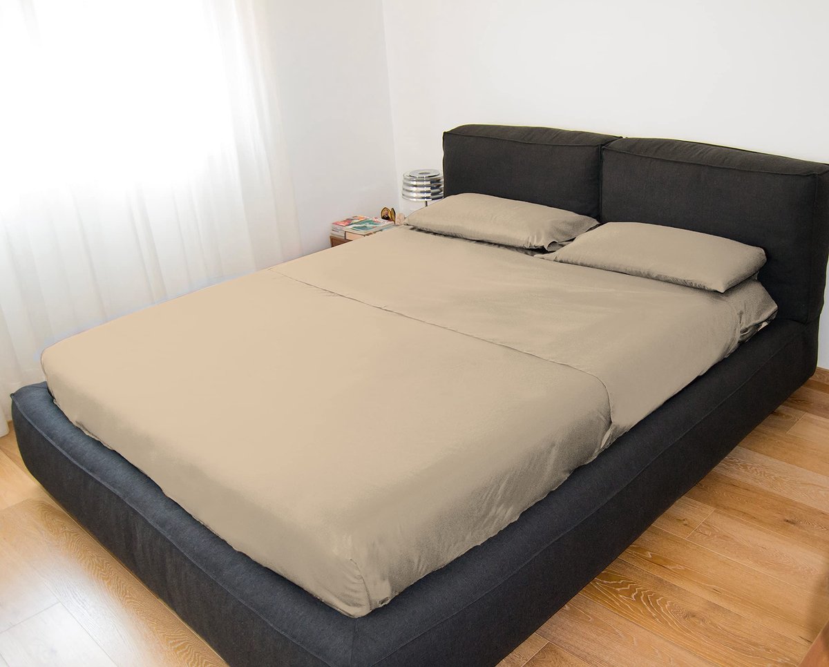 Solidchoice - Bedlinnen Set voor Dubbel Bed in Zandkleur met Satijnen Effect