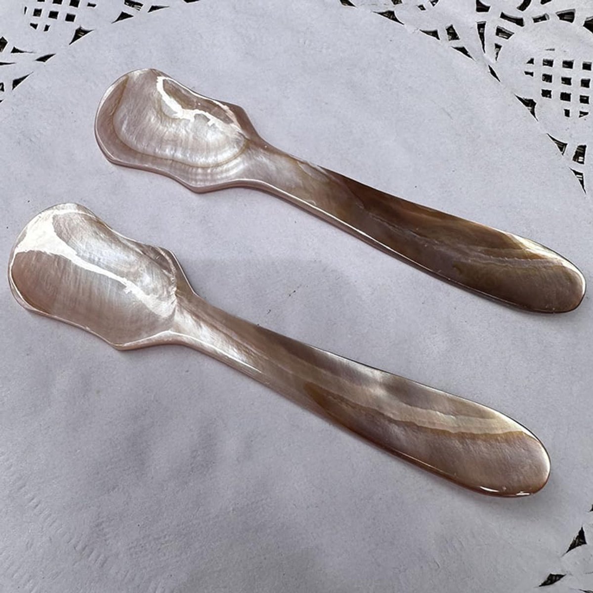 2pcs 12cm Caviar Spoons Mother Of Pearl Round Handle Pearls Dessert Spoon Scale Spoon for Caviar, Ice Cream, Coffee - ShopVlot