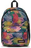 Eastpak rugzak met een donkerblauwe achtergrond en een kleurrijke tropische bladprint. Met voorvak en Eastpak logo.