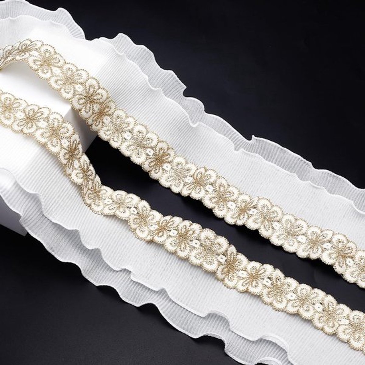 Kant Dubbellaags Geplooid - 8,9 cm Breed - Ruches Trim - Bloemen Geborduurd - Jurk Naaien - Bruiloft Decoratie - Decoratielint