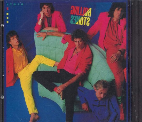 Cover van The Rolling Stones 'Dirty Work' met de bandleden op een mintgroene bank in kleurrijke kleding.