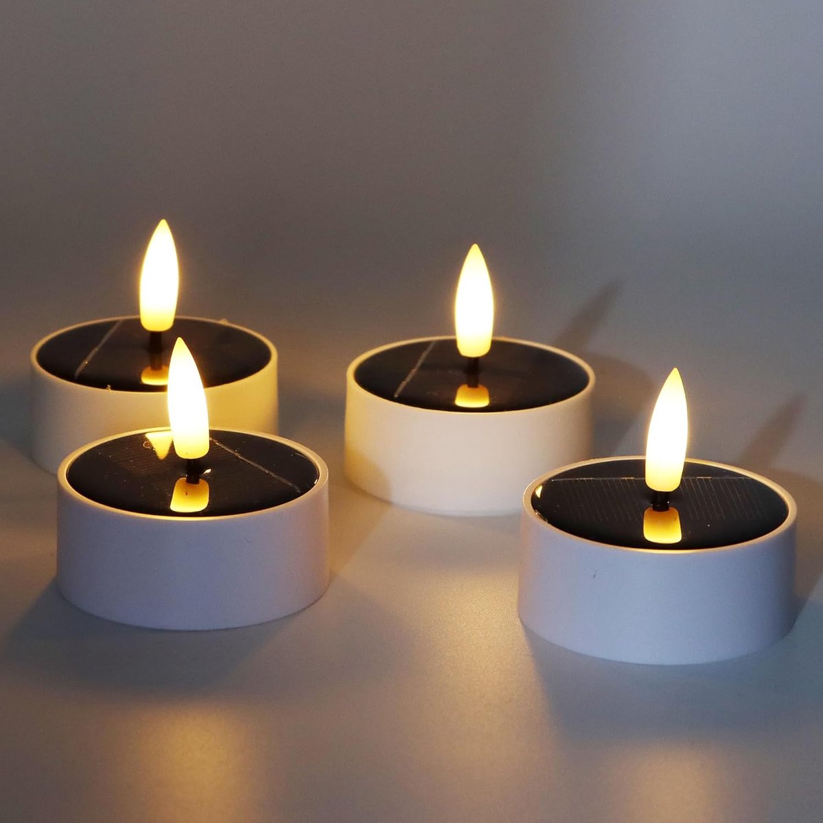 Led-theelichtjes op zonne-energie, voor buiten, waterdicht, set van 4 voor tuin/camping, Dusk to Dawn, automatisch en warmwit flikkeren, kunststof, Ø 5,8 x 5,8 cm