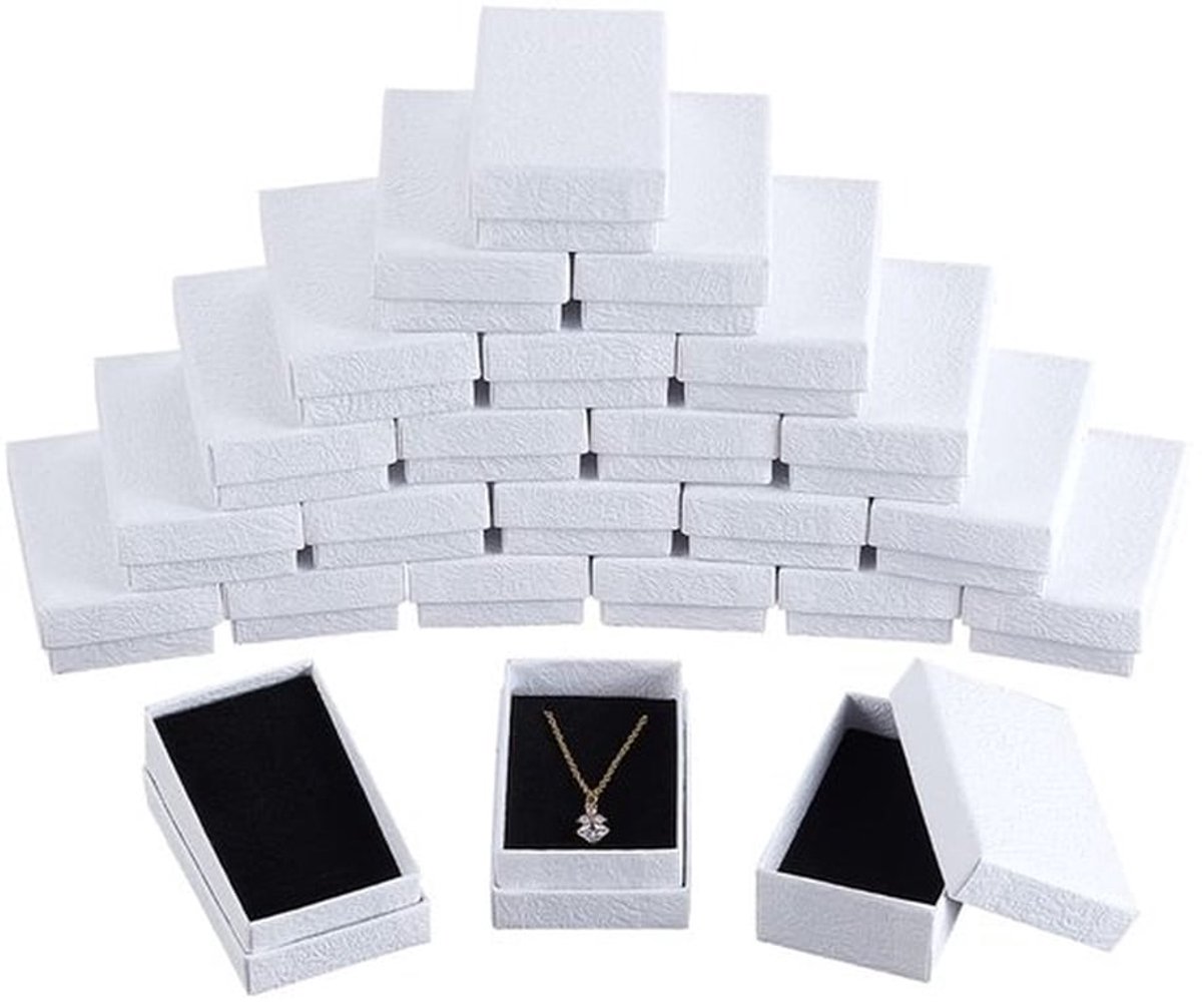 24 stuks witte textuur kartonnen sieradendoosjes, 8,1 x 5,1 cm papieren geschenkdoos kartonnen verpakkingsdoos met zwarte spons aan de binnenkant voor kettingen oorbellen ringhangers armband cadeau sieraden