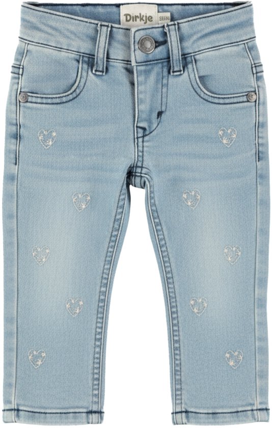 Voorkant van lichtblauwe Dirkje spijkerbroek met hartjesmotief, knoopsluiting en Dirkje label in de taille.