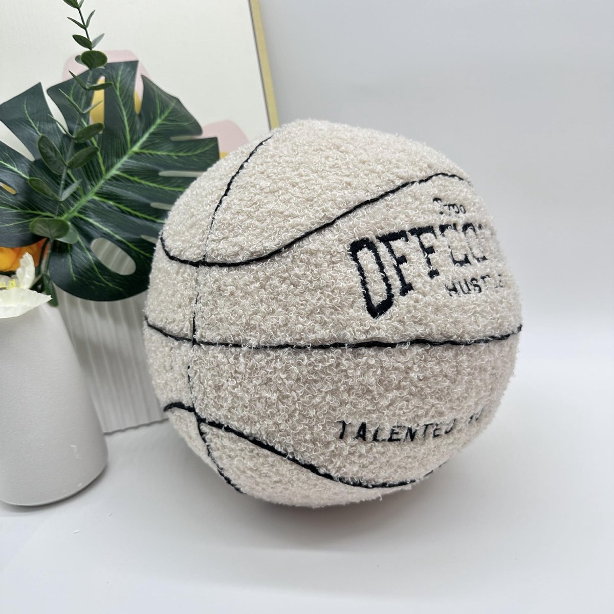 SnelShoppen - 3D Offcourt Basketbal Kussen 25CM Oranje Zacht Pluis Deko Kussen voor Jongens Meisjes - Perfecte Geschenken voor Sportliefhebbers