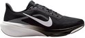 Zwarte Nike Pegasus 42 heren hardloopschoen met witte swoosh en witte zool.