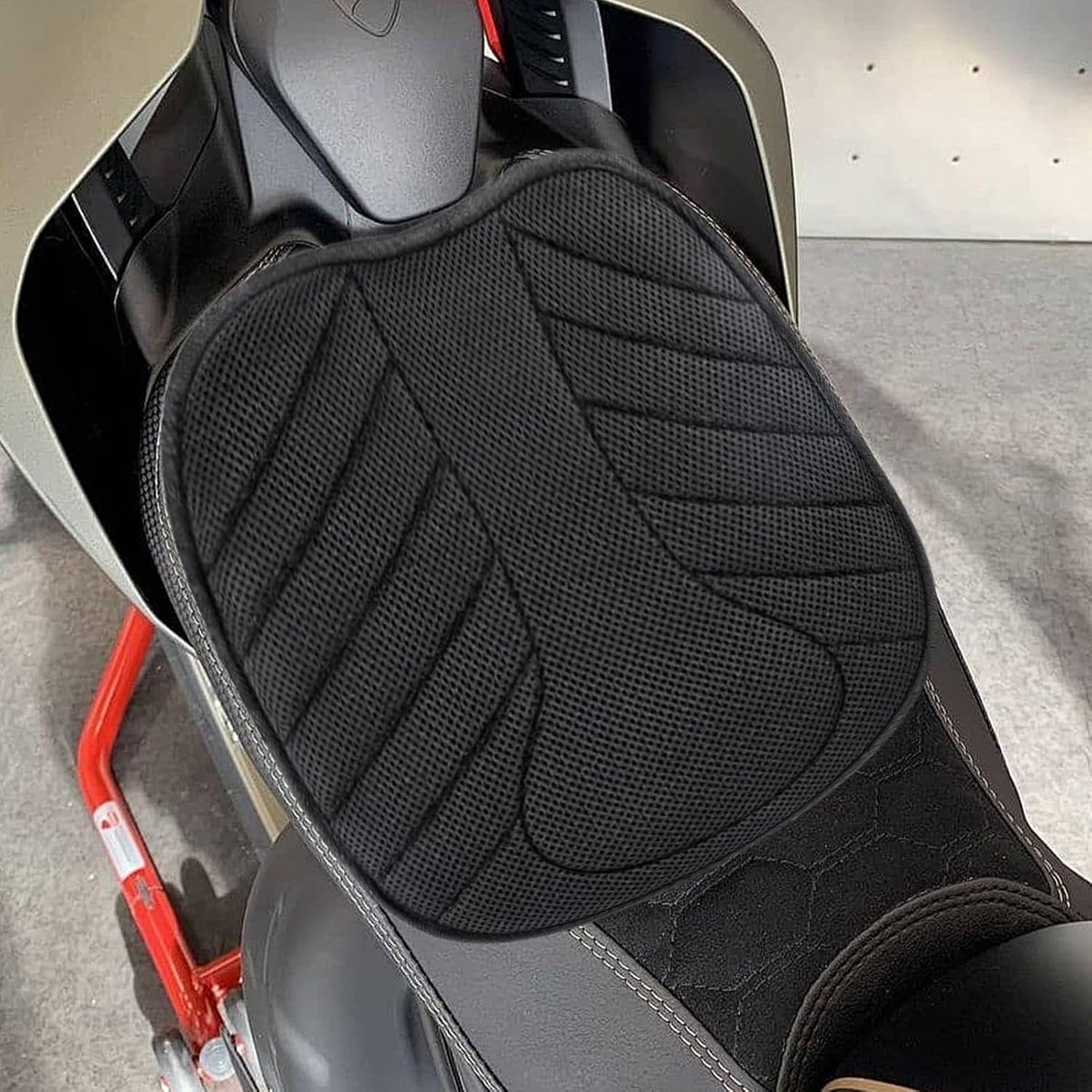 Motor Zitzitting Kussen - Motorfiets Ondersteuning - Comfortabel Rijden - Optimale Drukverdeling - 30 x 20 x 10 cm - Zwart