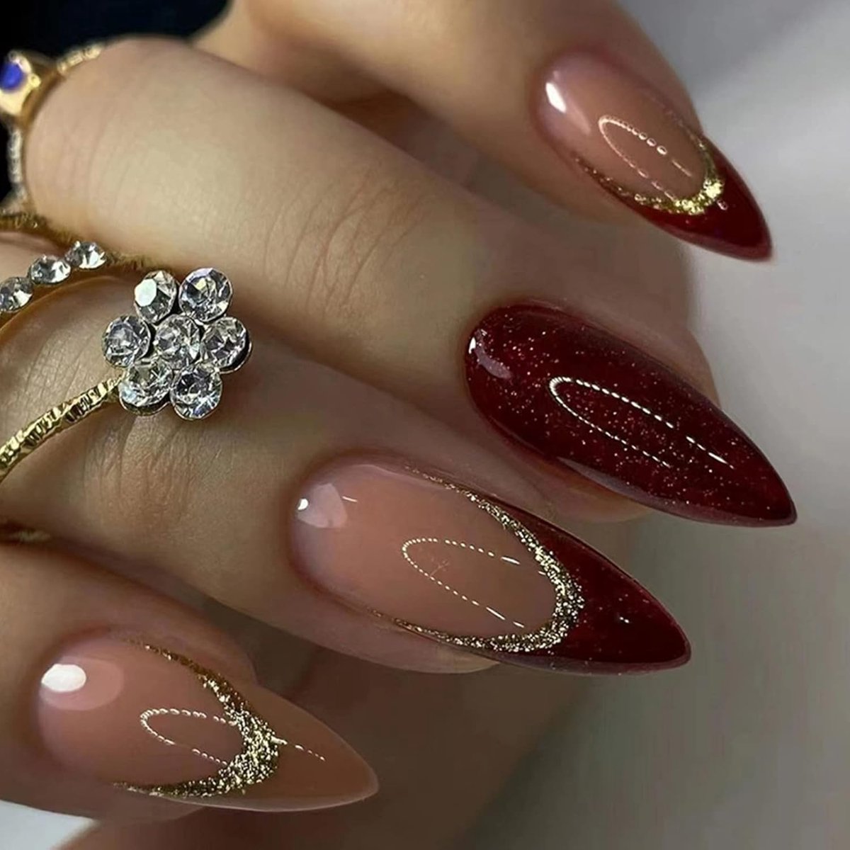 24 stuks kunstnagels, amandel, kort, rode glitternagels, om op te