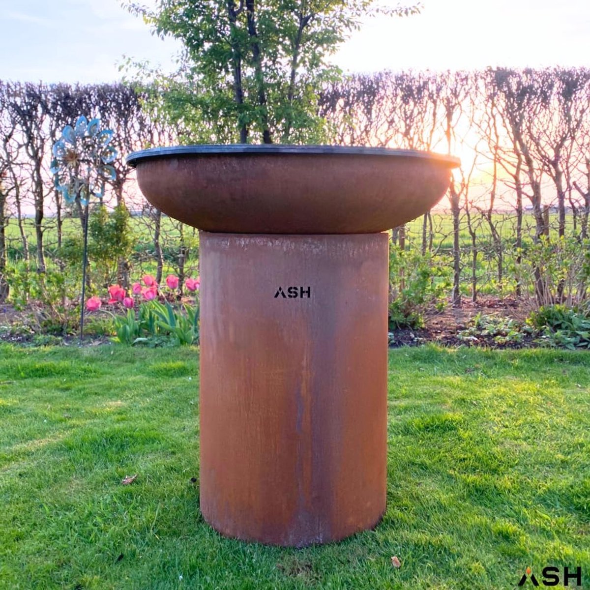 SnelShoppen - Plancha BBQ Fire Bowl - Corten Staal Grillplaat Ø 80 CM - Luxe Tuinbarbecue - Perfect voor Feesten en Grote Groepen - Outdoor Grill Ring