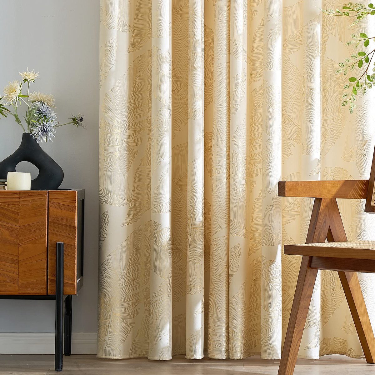 Omgoods - Set van 2 Velvet Blackout Gordijnen met Oogjes in Crème met Gouden Bladeren