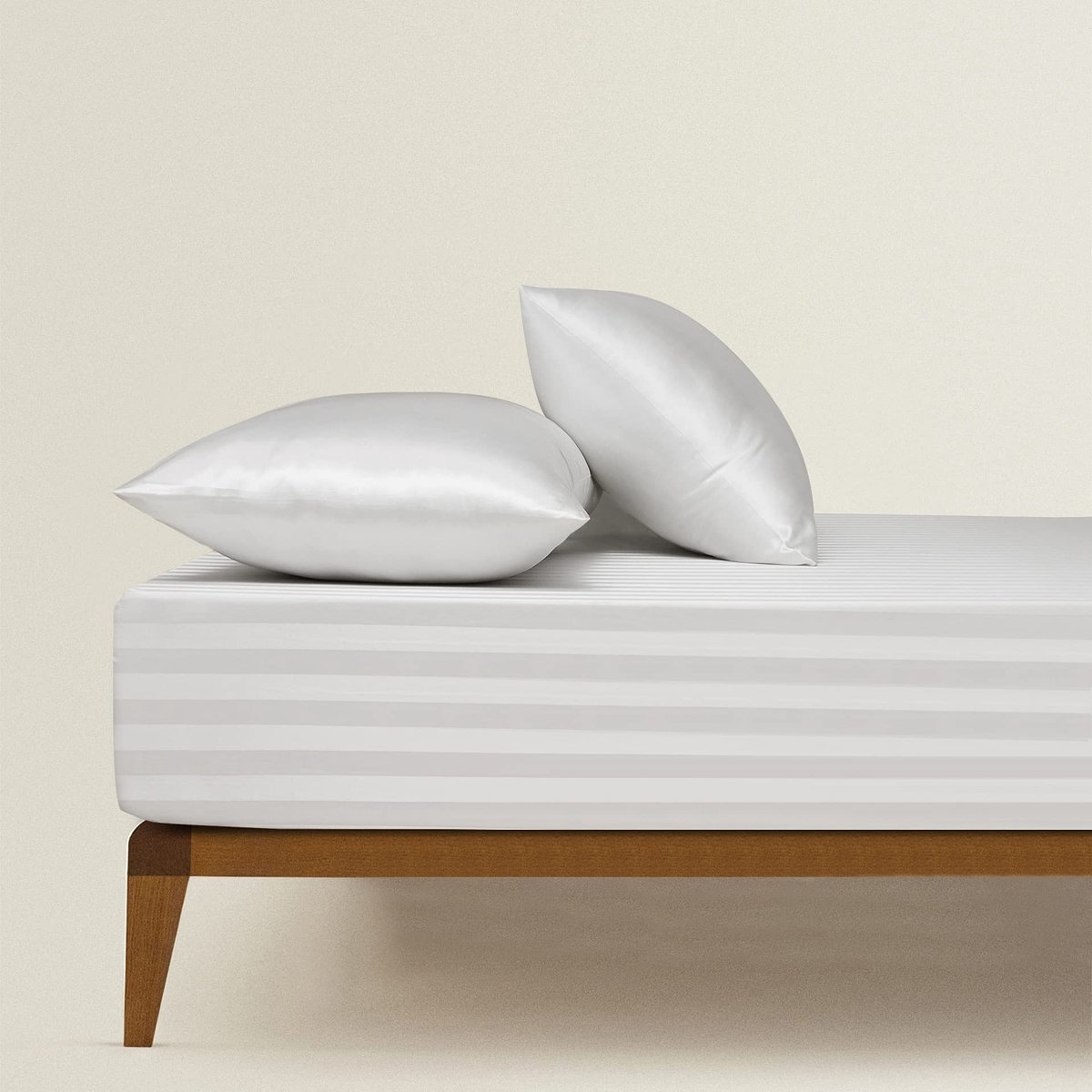 Omgoods - Satin Fitted Sheet 140 x 200 cm - Wit met Zijde Glans, Geschikt voor 30 cm Matras