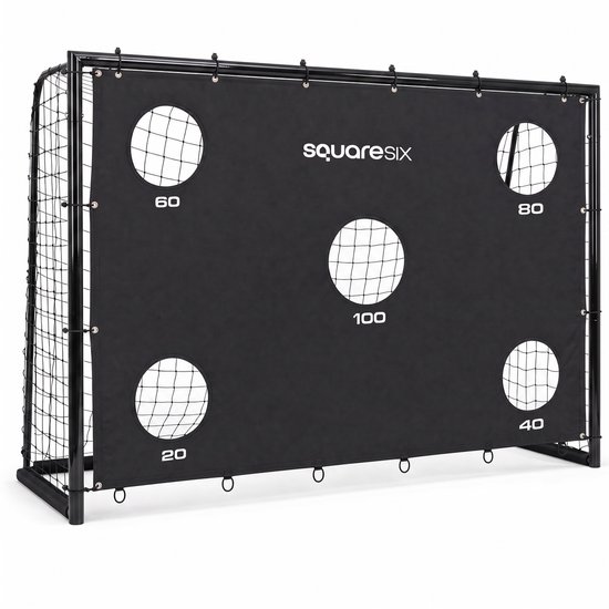 Zwart voetbaldoel met een zwart gatendoek met cirkels genummerd 20, 40, 60, 80 en 100.