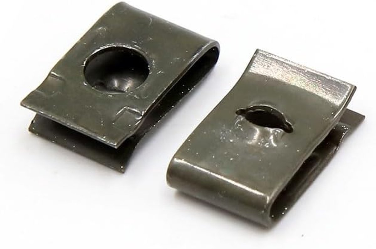 Map 30 stuks voertuigranden zelftappende moer type U clip 6 mm