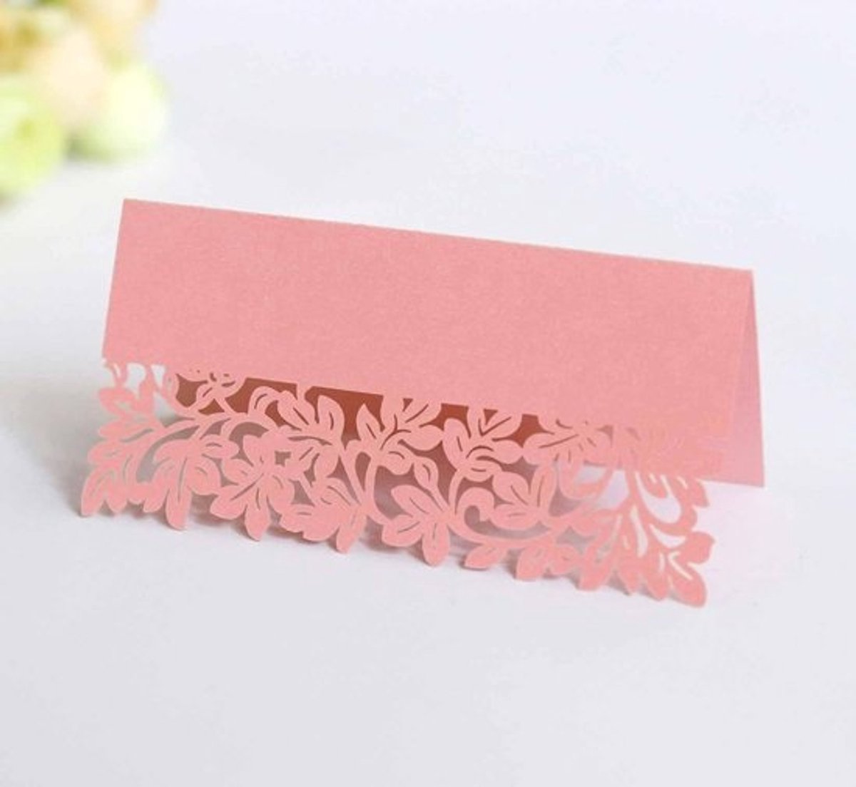 100x Set Elegante Naamkaartjes Tafelkaarten met Uitgesneden Bladeren voor Bruiloft of Feest