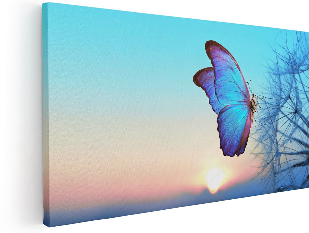 Artaza Canvas Schilderij Blauwe Vlinder Bij Paardenbloemen - 160x80 cm - Groot - Wanddecoratie Woonkamer - Schilderijen - Muurdecoratie