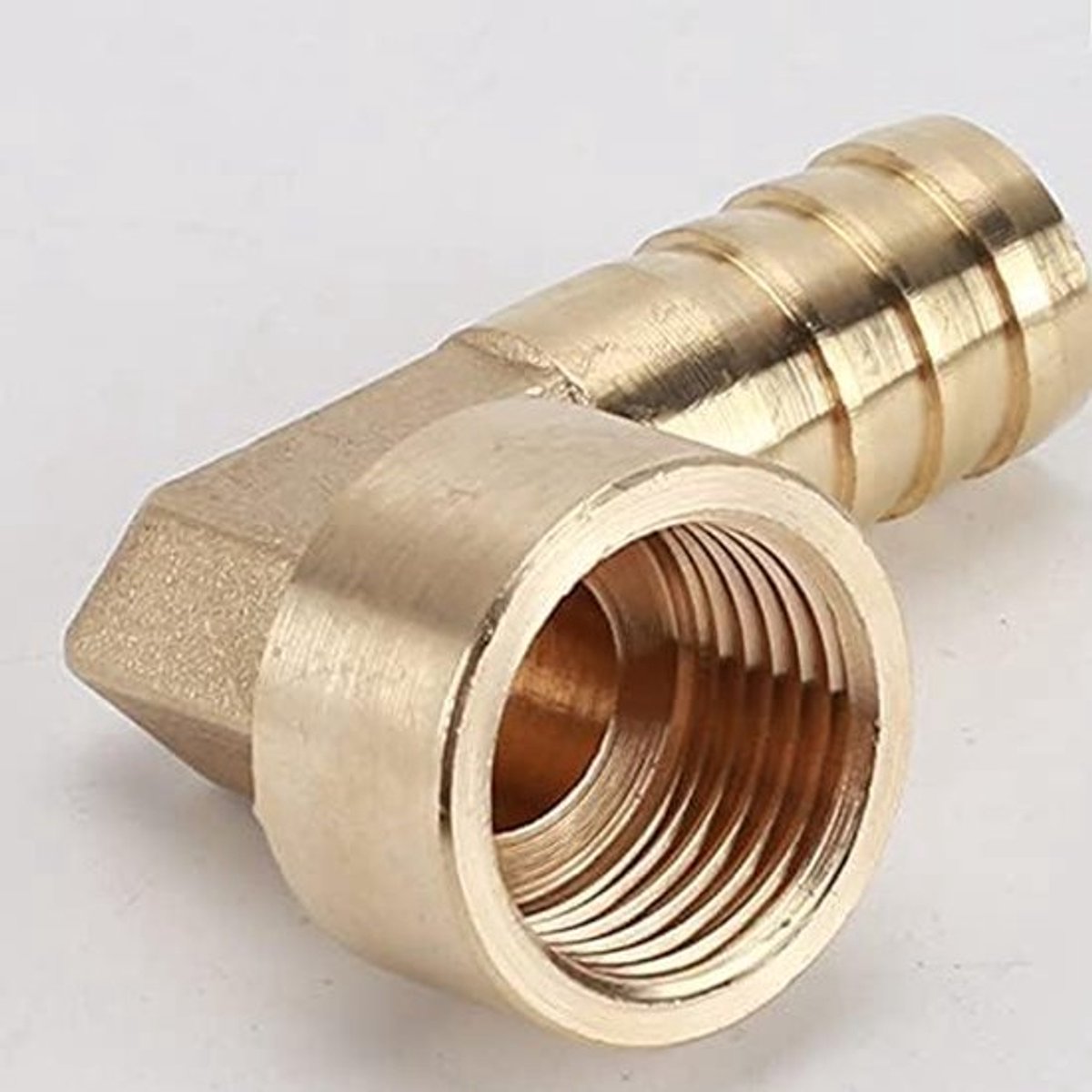 Messing slang fitting voor 10mm prikkeldraad - BSP vrouwelijke draad - 90 graden pijp adapter