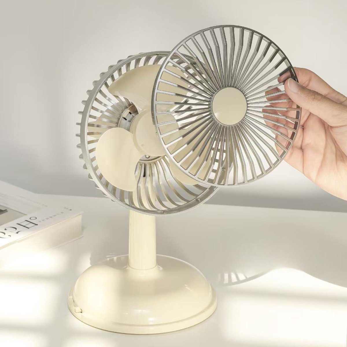 Oplaadbare Ventilator - Draagbare Fan - Koelte Binnen Buiten - Twee Windsnelheden - 23.5x14x15.5cm - Wit