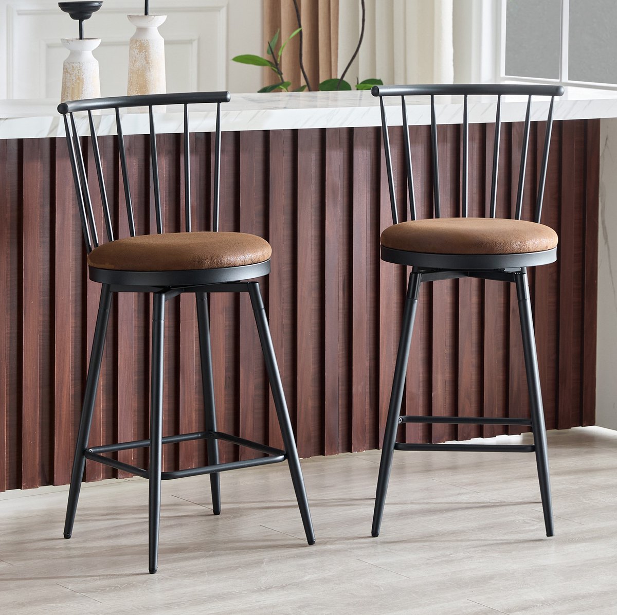 OKWISH Barkruk – Windsor-Stijl Met Rugleuning En Gewatteerde Zitting – Set Van 2 Voor Keukeneiland, Bar Of Horeca – Metaal En Stof – Bruin