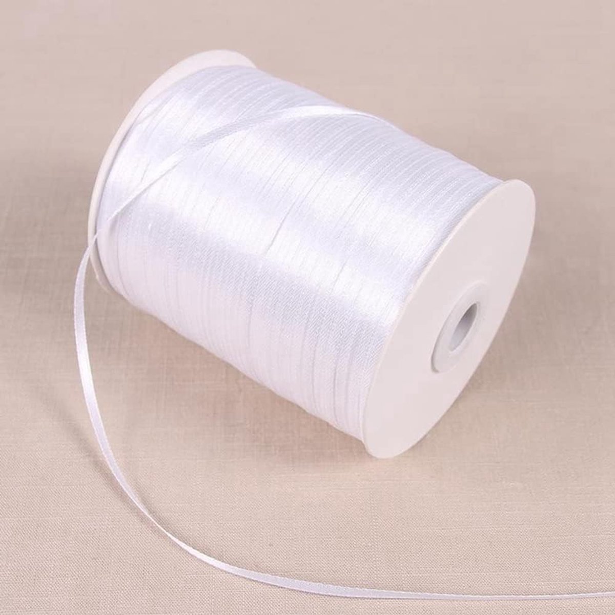 Satin Lint 3mm x 790m Wit Decoratief Lint voor Cadeaus, Bruiloften en Creatieve Projecten