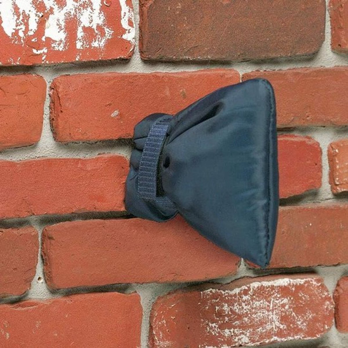 Isolerende Tap Cover voor Buitenkranen - Bescherming tegen Vorst en Winterse Elementen - Tuinaccessoire 22x18x5cm (Zwart)