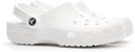 Witte Crocs Clogs met draagbare band en perforaties, met Crocs logo.