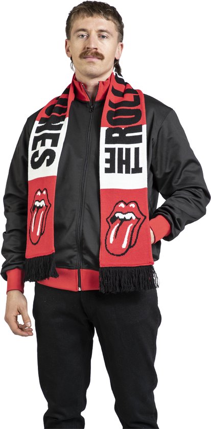 Man met Rolling Stones sjaal in zwart, rood en wit met de tekst 'THE ROLLING STONES' en iconische rode tong. Zwarte franjes.