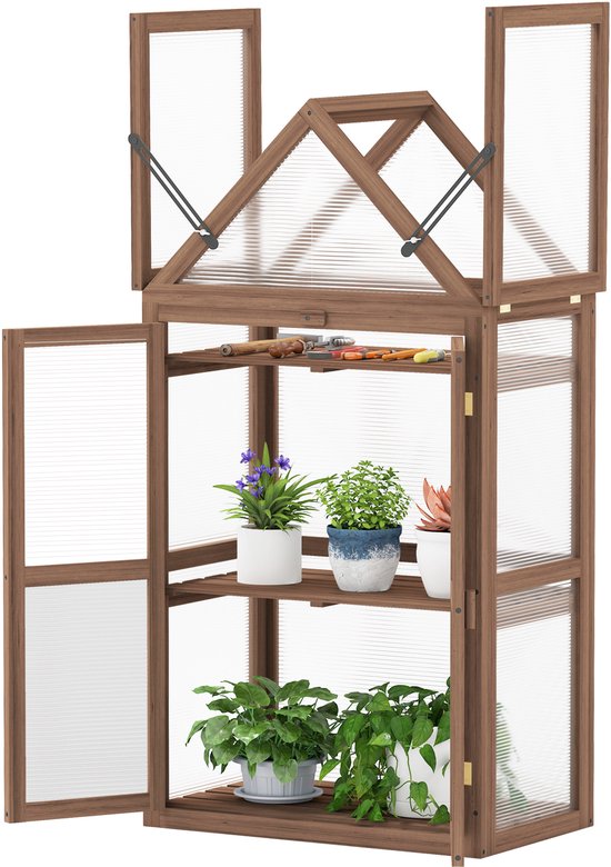 Houten broeikas, vooraanzicht met open deuren en dak, 3 planken met planten en gereedschap bovenop, op witte achtergrond.