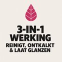 Logo met een blad in een druppelvorm. Tekst: 3-IN-1 WERKING REINIGT, ONTKALKT & LAAT GLANZEN.