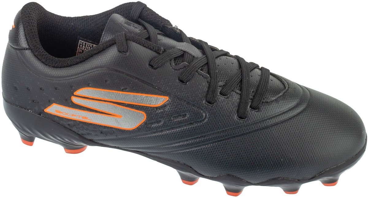 Zwarte Skechers Razor 1.5 Jr voetbalschoenen voor jongens, maat 38, synthetisch materiaal met oranje accenten.