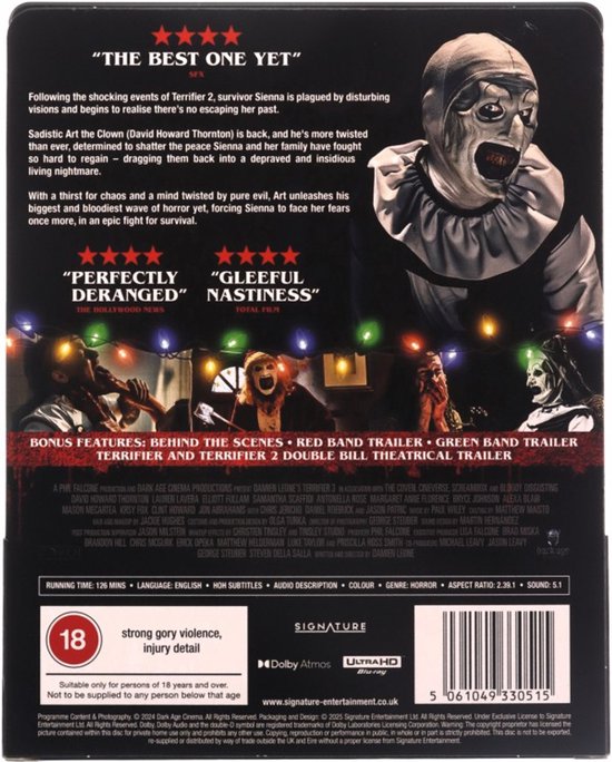 Achterkant van de Blu-ray met "THE BEST ONE YET" bovenaan en een clown met witte schmink en een clownspak.